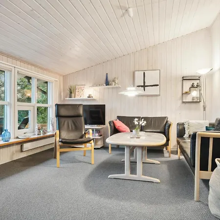 Feriehus 4 Bedroom Pet Friendly In *