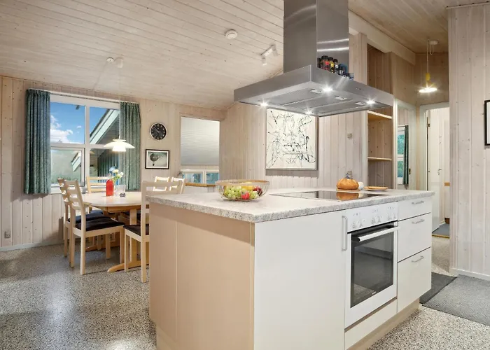 Feriehus 4 Bedroom Pet Friendly In