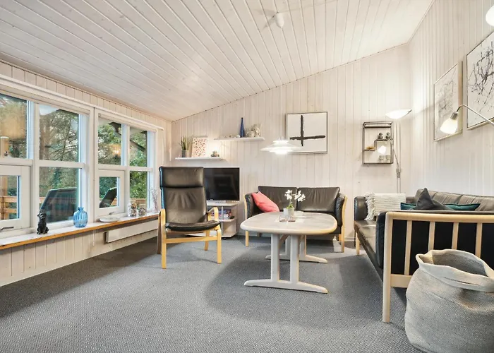 Feriehus 4 Bedroom Pet Friendly In *